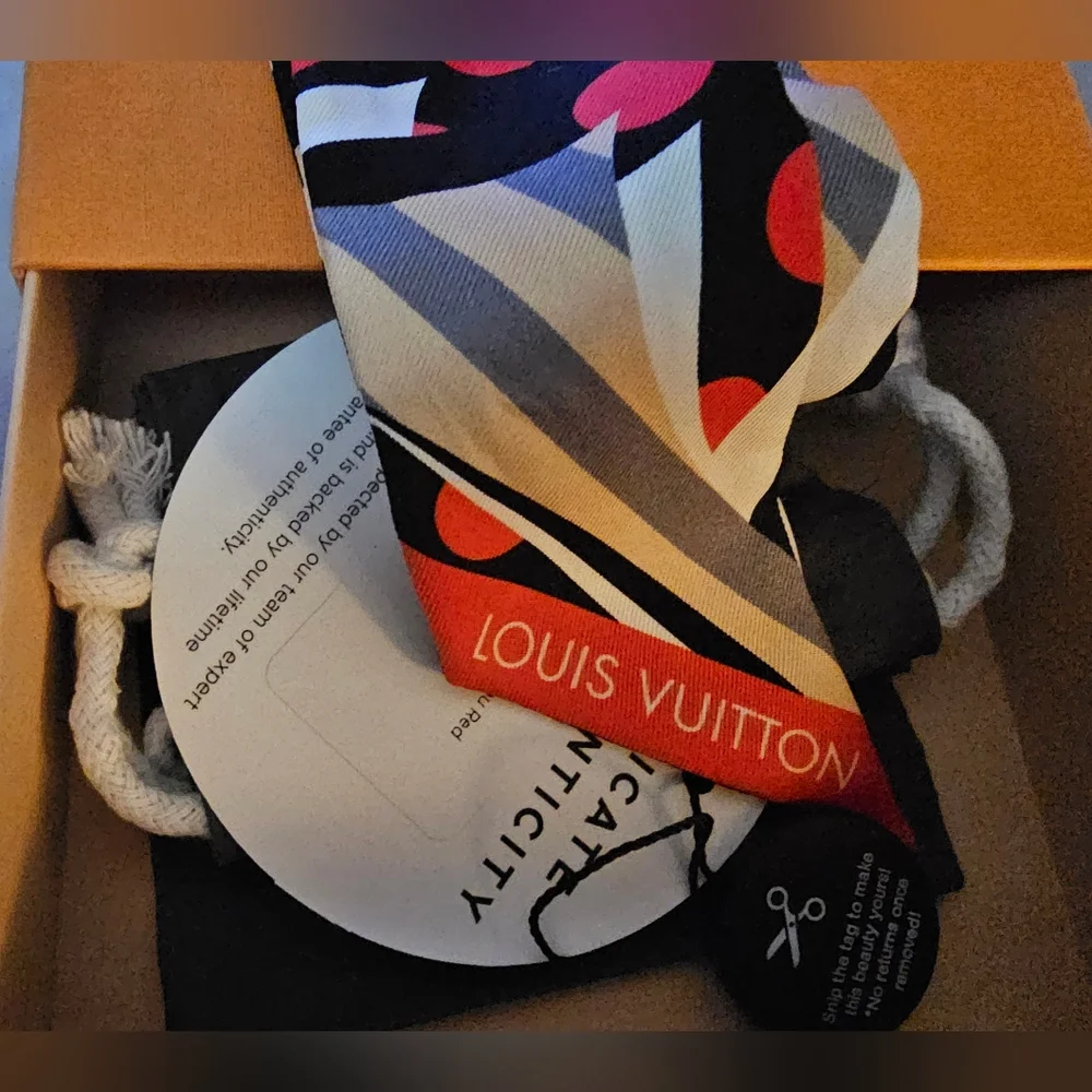 Louis Vuitton Onthego PM Empreinte Monogram Leather Tote - Picture 10 of 14